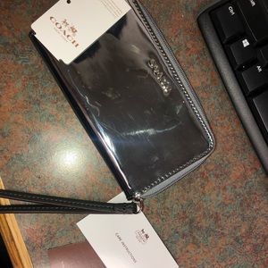 AUTHENTIC! Coach Wallet with tag
